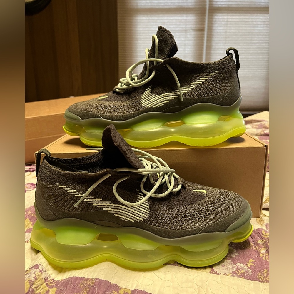 Nike scorpion sz 11
